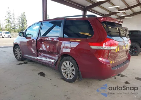 2014 Toyota Sienna Xle 7 Passenger z USA, uszkodzony, nr VIN 5TDDK3DC0ES094161